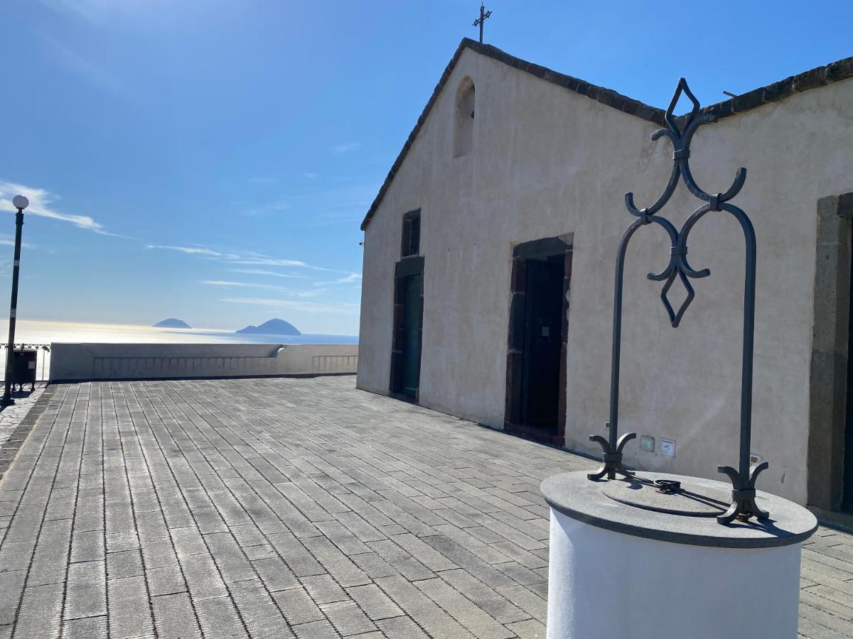 Apartament Lipari Centro Storico Flat 7 Mins From Port Zewnętrze zdjęcie