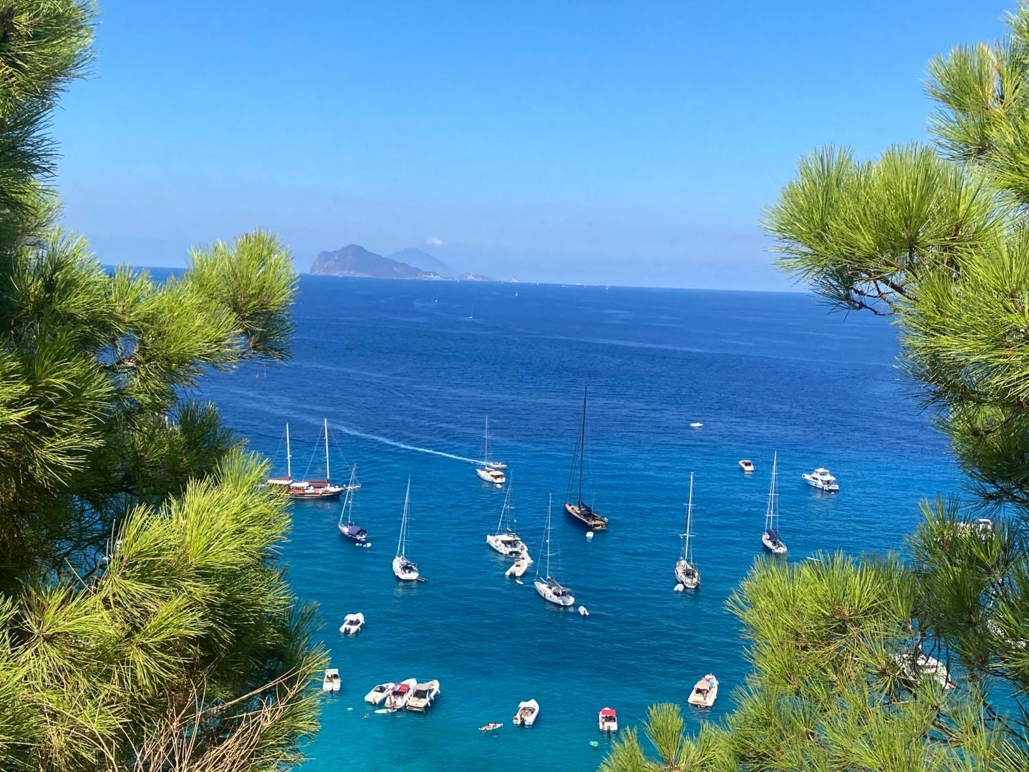 Apartament Lipari Centro Storico Flat 7 Mins From Port Zewnętrze zdjęcie
