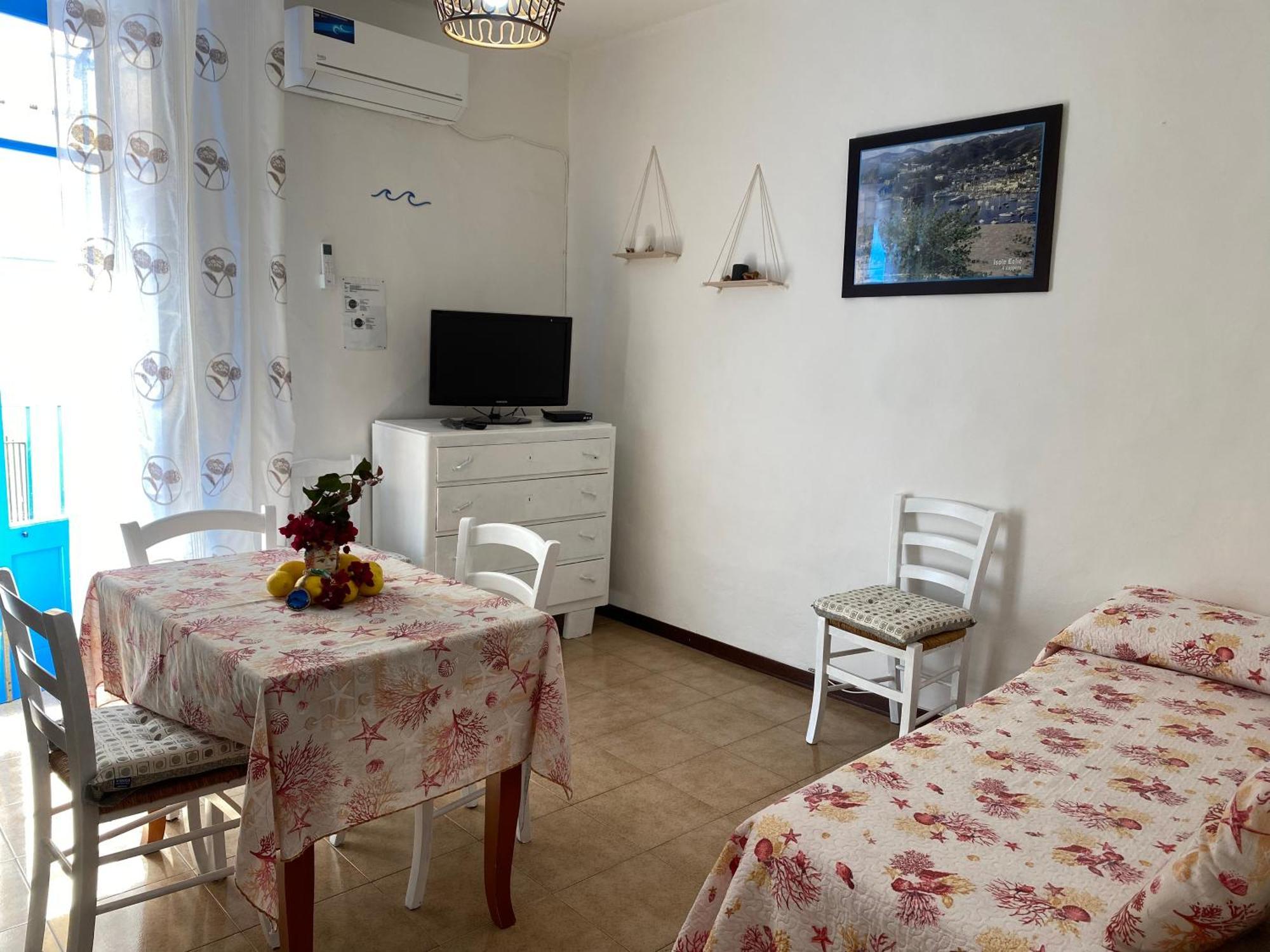 Apartament Lipari Centro Storico Flat 7 Mins From Port Zewnętrze zdjęcie